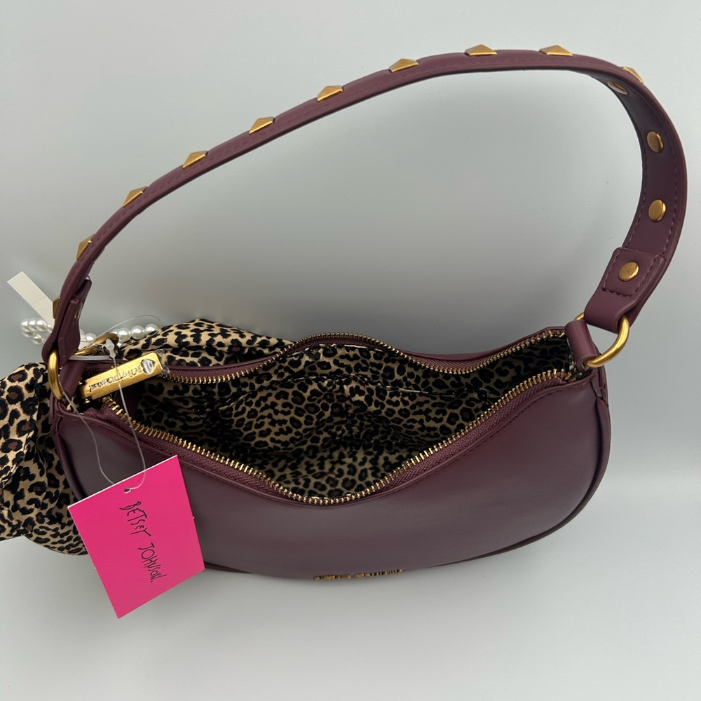 *New* Betsey Johnson Y2K Burgundy Shoulder Bag W/ Cheetah/Pearl Bow Bag Charm - Picture 11 of 16